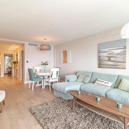 Magnificent 2-room Sea View Apartment